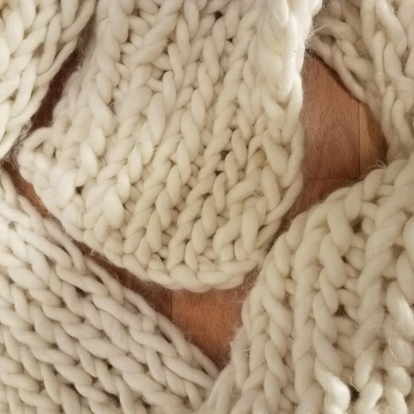 Accessories - Long Acrylic Cream Knit Scarf